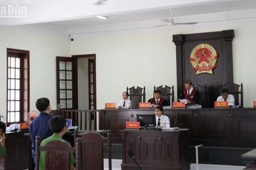 Đối tượng làm giả 27 sổ đỏ lãnh án 21 năm tù tại Bình Phước