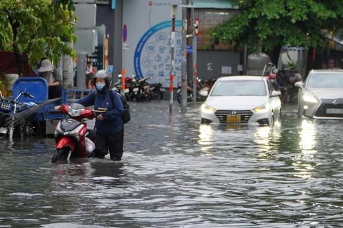 Xử lý nghiêm các đơn vị thi công gây ngập đường