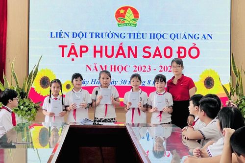 Đội tự quản trong trường học: Bỏ hay duy trì?