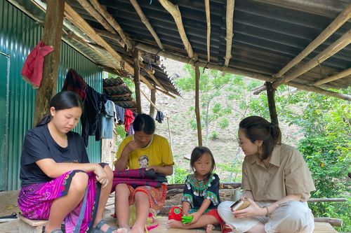 'Bão trắng' quét qua bản làng trên đỉnh Pù Hu