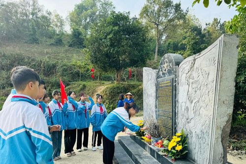 Giáo dục tình yêu lịch sử dưới mái trường THCS Mường Thanh