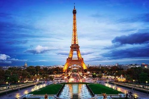 Pháp điều tra 5 quan tài dưới chân Tháp Eiffel