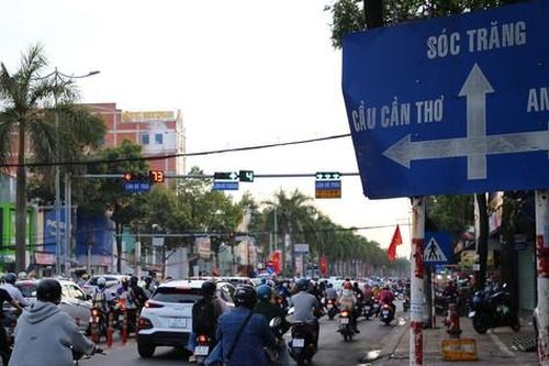 Chủ tịch Cần Thơ chỉ đạo giao mặt bằng dự án cải tạo 5 nút giao nghìn tỷ đồng