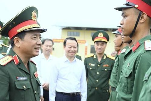 Thượng tướng Trịnh Văn Quyết yêu cầu chiến sĩ mới quyết tâm thực hiện 10 lời thề danh dự