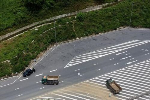 Vụ xe tải chở đất 'xé rào' vào cao tốc, sa thải nhân viên nhận tiền để mở lối