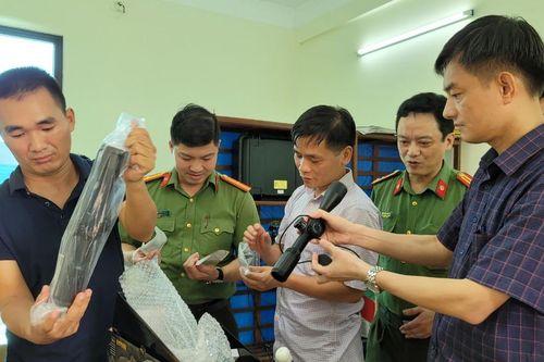 Bắt đối tượng tàng trữ, vận chuyển hơn 1 tấn đạn chì
