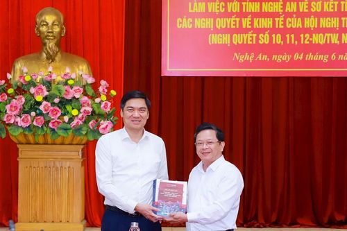 Ban Kinh tế Trung ương làm việc với Thường trực Tỉnh ủy Nghệ An