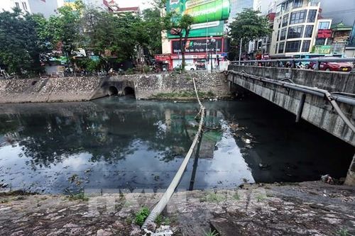 Tìm giải pháp cho ô nhiễm kênh, mương thoát nước ở Hà Nội
