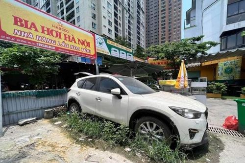Giải mã bí ẩn ô tô Mazda bỏ quên ở quán bia từ dịch Covid không ai đến lấy