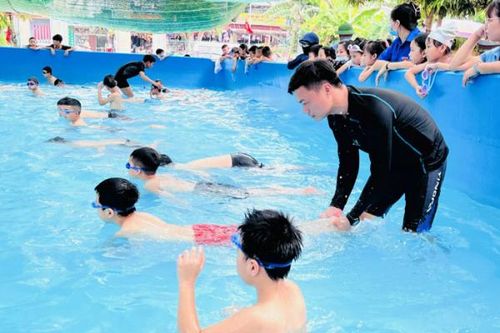 Chưa tới 9% trường học trên cả nước có bể bơi