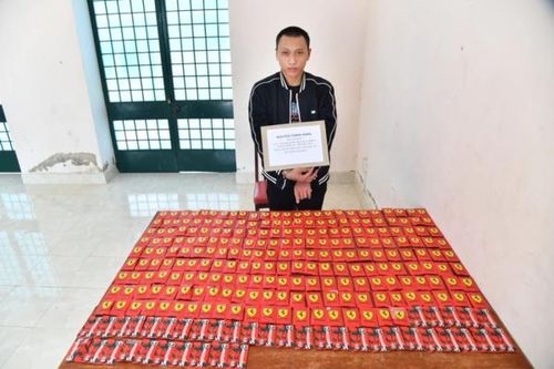 Vận chuyển 260 gói ma túy 'nước vui' từ Campuchia