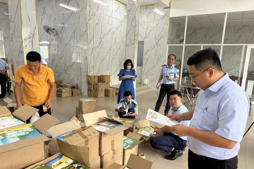 Tăng cường xử phạt, áp dụng công nghệ cao để chống nạn sách giả
