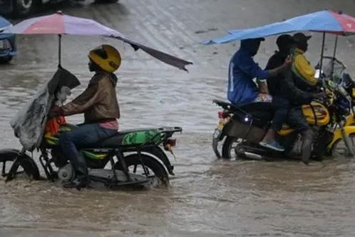 Mưa lớn gây lũ lụt nghiêm trọng tại Nam Phi