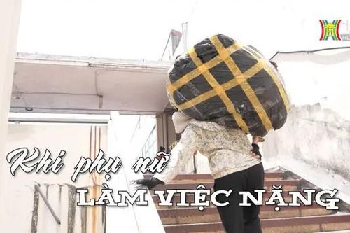 Khi phụ nữ làm việc nặng | Nhịp sống Hà Nội | 04/06/2024