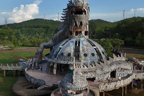 Tượng rồng khổng lồ tại công viên nước ma mị ở Huế sẽ ra sao?