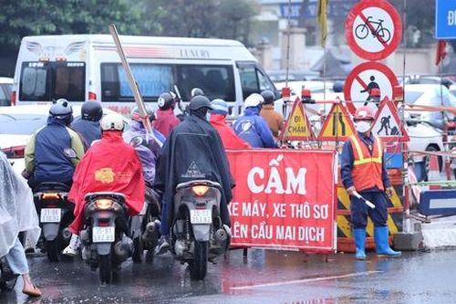 Hà Nội xử lý 7/33 điểm đen ùn tắc trong 5 tháng đầu năm