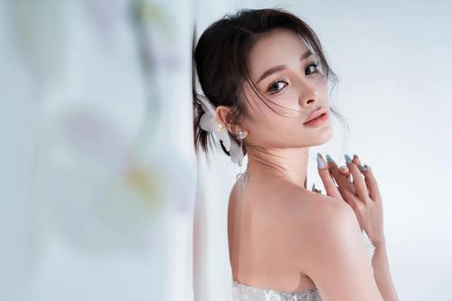Thấy gì từ những lời xin lỗi liên tiếp của sao Việt?