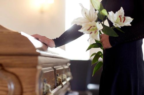 Phát hiện 'người chết' còn thở trong nhà tang lễ ở Mỹ