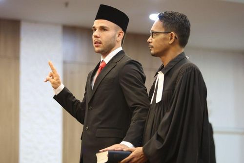 Tuyển Indonesia có hậu vệ hàng đầu giải Hà Lan