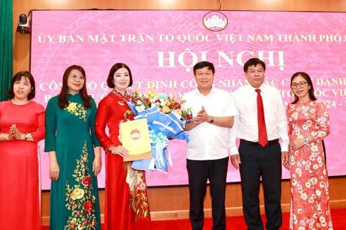 Công bố quyết định công nhận Chủ tịch Ủy ban MTTQ huyện Thanh Trì