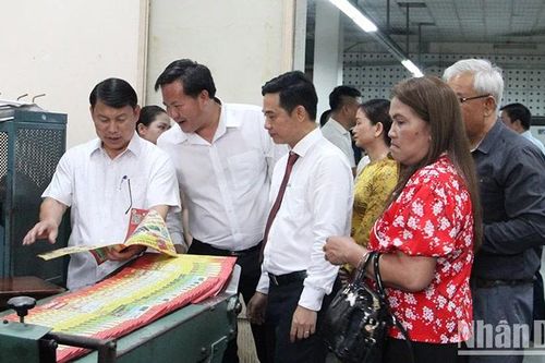 Tăng cường chia sẻ, hợp tác về công tác xuất bản giữa Việt Nam và Lào
