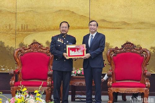 Chủ tịch thành phố Đà Nẵng tiếp Đoàn công tác của Tòa án nhân dân miền Trung Lào