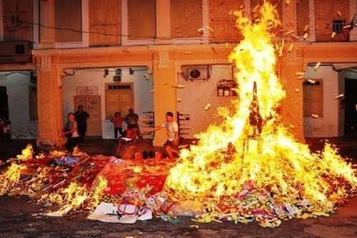 Đừng đùa với 'bà hỏa'