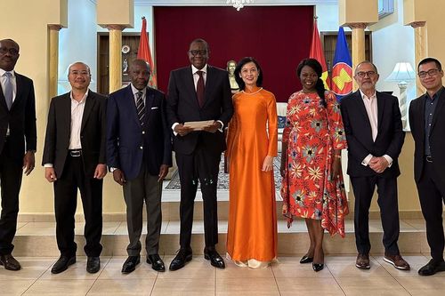 Trao quyết định bổ nhiệm Lãnh sự danh dự Việt Nam tại Benin