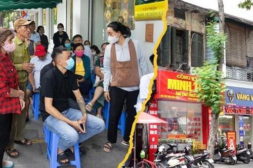 Trái ngược với các ngân hàng, 'phố vàng' Hà Nội vắng tanh vắng ngắt