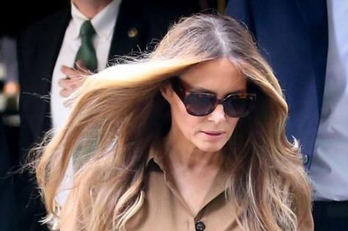 Bà Melania và Barron xuất hiện sau khi ông Trump bị kết tội