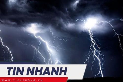 TIN NHANH: Hà Nội hứng hơn 7.000 lượt sấm sét dội xuống sáng 5-6