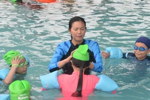 Kình ngư Ánh Viên dạy bơi miễn phí cho trẻ em