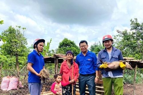 'Tiếp lửa' tới trường