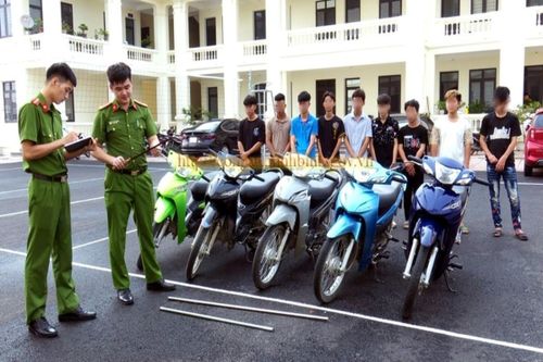 Điều tra nhóm thanh, thiếu niên gây rối trật tự và cố ý gây thương tích