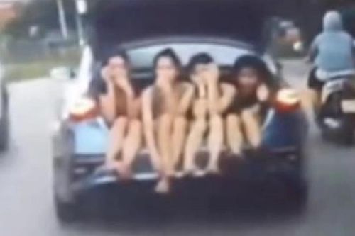 4 cô gái ngồi trong cốp ô tô lưu thông trên đường có vi phạm pháp luật?