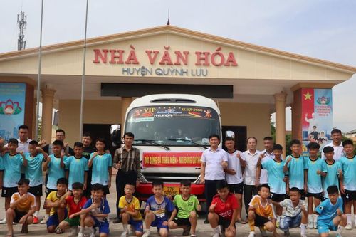 Quỳnh Lưu gặp mặt đội tuyển tham gia Giải Bóng đá Thiếu niên - Nhi đồng Cúp Báo Nghệ An