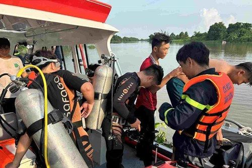 Tìm thấy thi thể 2 bé gái dưới sông trong tình trạng cột dây vào nhau