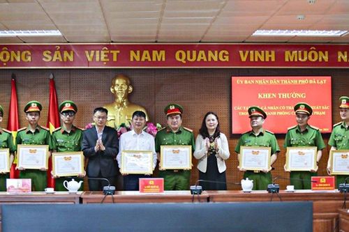 Nhiều tập thể, cá nhân thuộc Công an Tp.Đà Lạt được khen thưởng