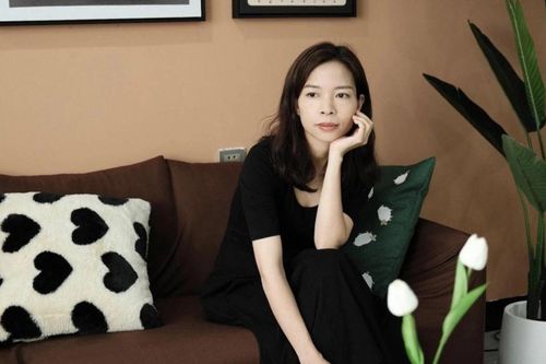 Độc lạ nghề gửi tin nhắn chúc ngủ ngon người khác