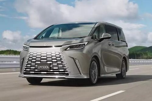 Cận cảnh 'chuyên cơ mặt đất' Lexus LM 2024