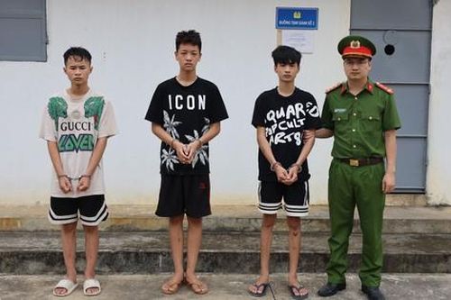 Hưng Yên: Nhóm thiếu niên vác đao, kiếm chặn đường cướp tài sản