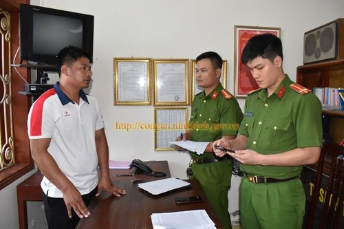 Bắt đối tượng dụ dỗ nạn nhân đầu tư chiếm gần 50 tỉ