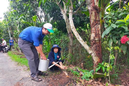 Chợ Mới mít- tinh hưởng ứng Ngày Môi trường thế giới 5/6