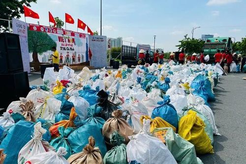 Thu gom được 170 tấn rác trong chiến dịch Clean Up Việt Nam lần 6