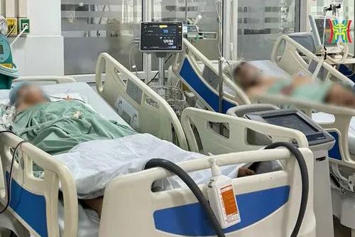 Cấp cứu một nạn nhân bị sét đánh nguy kịch