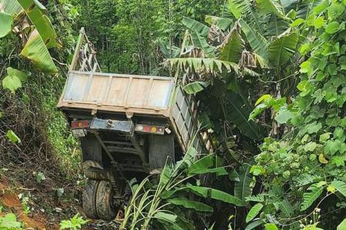 Xe tải lao xuống vực khi qua Đèo Liêu, 2 người tử vong