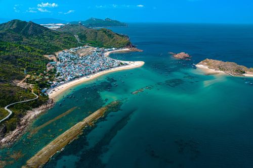 Tuyệt cảnh biển mùa nước cạn ở làng chài tại Quy Nhơn