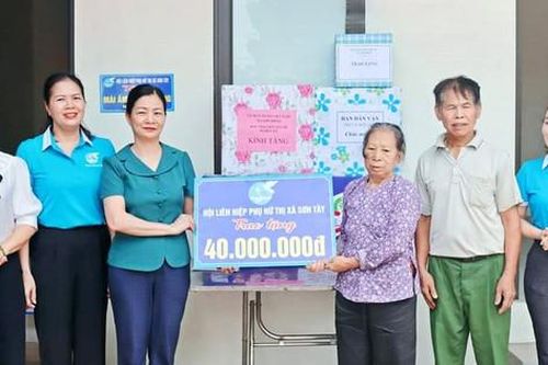 Phụ nữ Sơn Tây giúp nhau phát triển kinh tế