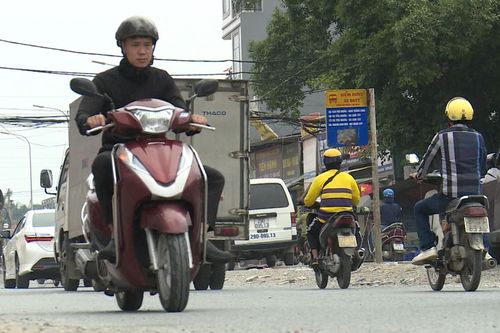 'Rùa bò' trên đường 70 và nguy cơ mất ATGT cho người dân