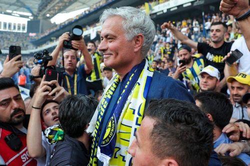 Mức lương khổng lồ của Mourinho ở Fenerbahce